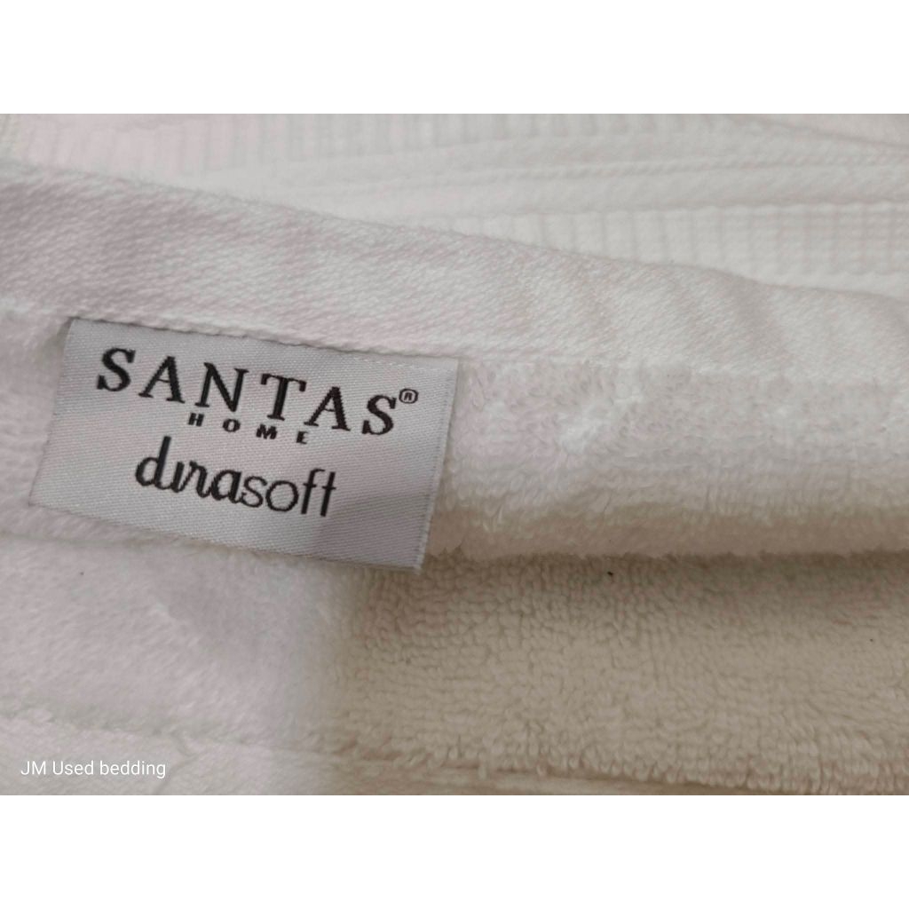 ผ้าขนหนูเช็ดตัว Santas สีขาว(มือสอง)