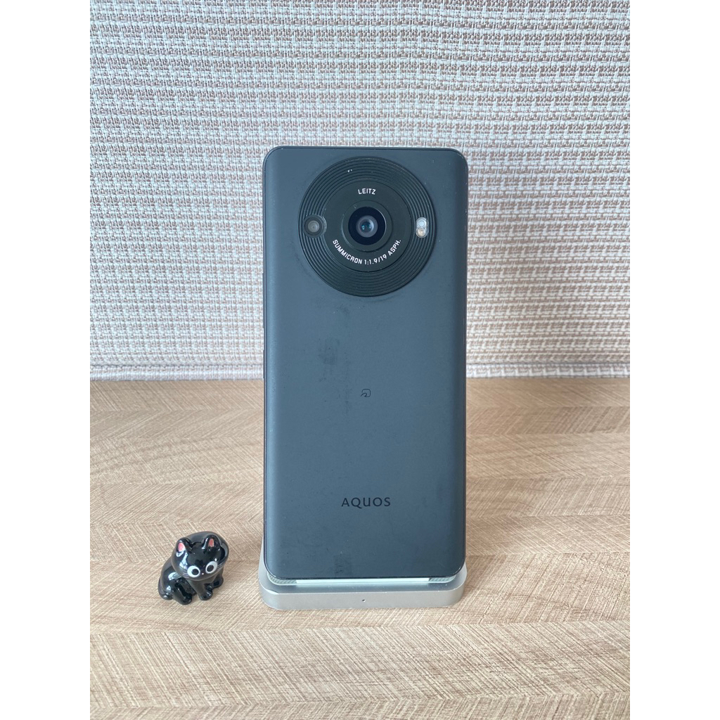 AQUOS R8 Pro 12/256 GB ~ Snapdragon 8 Gen 2 ~ Sony IMX 989 1 " ~ PRO IGZO OLED 240Hz ~ eSIM ~ MicroS