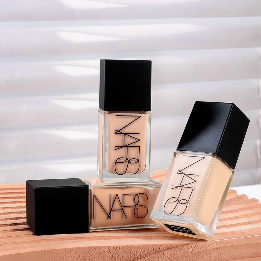 [พร้อมส่ง] NARS Light Reflecting Foundation 30ml รองพื้นงานผิว ฉ่ำโกลว์ออร่า ปกปิดเนียนเป็นธรรมชาติ