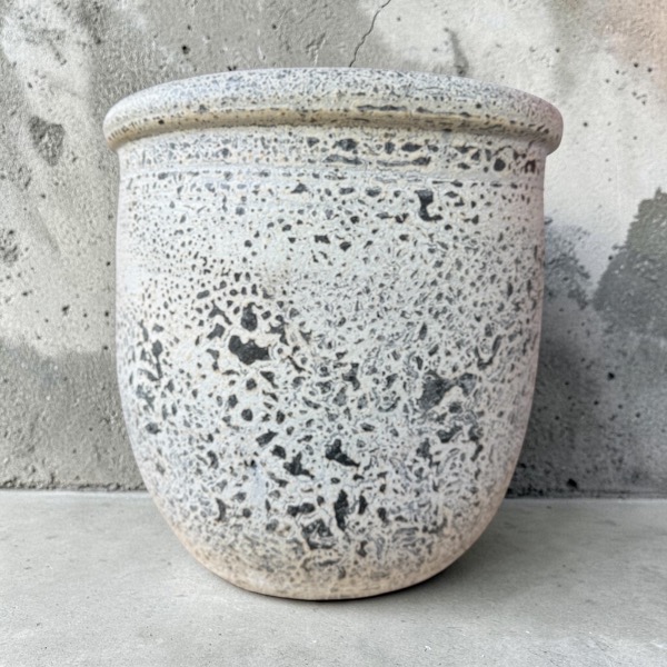 Flowerpot กระถางดินเผาทรงกลมสูง ขอบปากกลม  สีวินเทจเก่า ๆ ขนาด 23 x 25 cm.