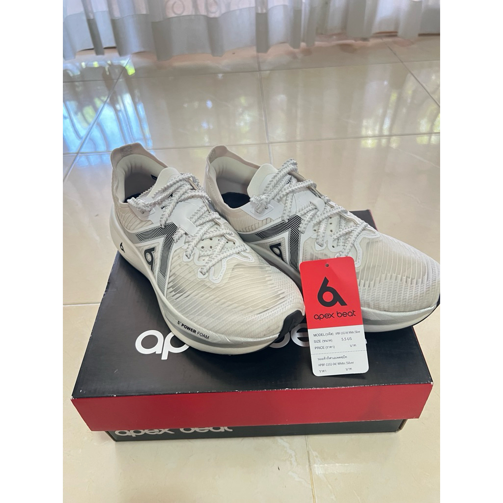 รองเท้าวิ่ง Apex Beat รุ่น Swift สีขาว-เงิน เบอร์ 5.5US