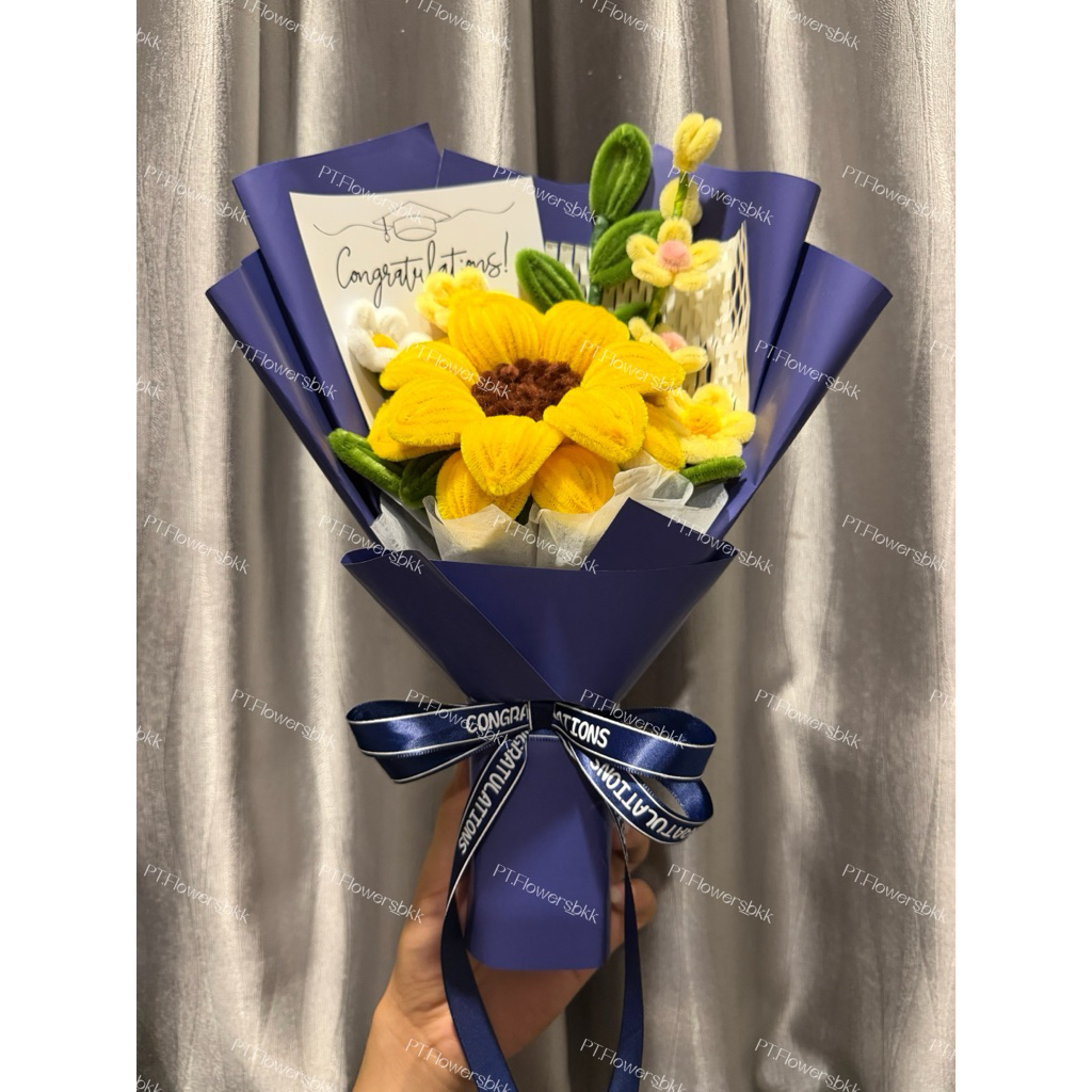 [พร้อมส่ง ] ช่อดอกไม้ปัจฉิม รับปริญญา วาไลนไทน์ ดอกไม้ให้แฟน (ขนาดความสูงประมาณ 25-30 cm.)
