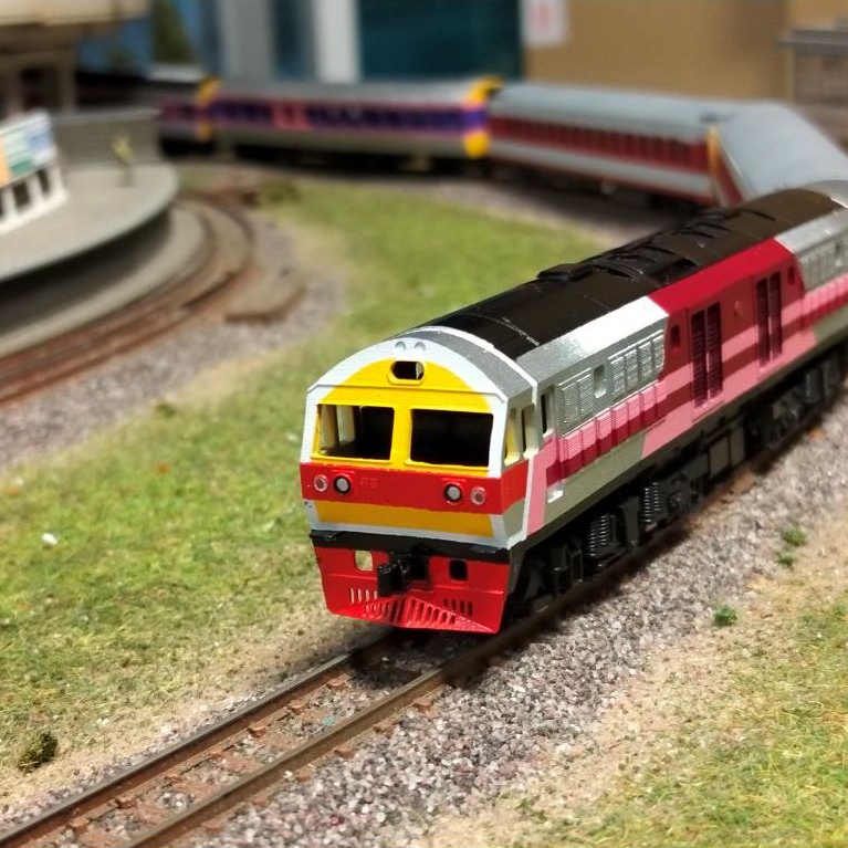 โมเดลรถไฟไทย โมเดลรถไฟไทยHitachi N Scale *  โมเดลรถไฟไทย รฟท ฮิตาชิ ฟรุ้งฟริ้ง HID Hitachi  *   สร้า