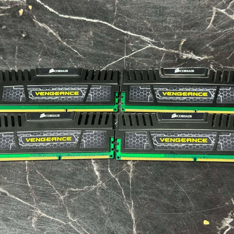แรม Ram DDR3 4*4GB BUS1600 Corsair