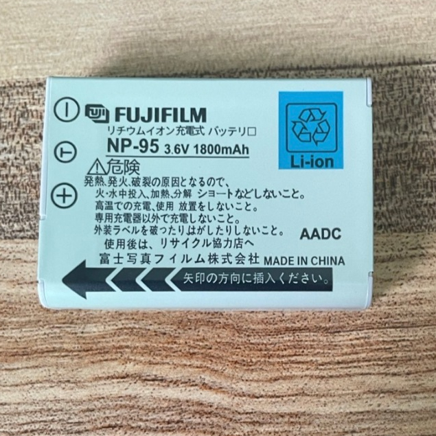 Fujifilm NP-95 Rechargeable Battery for Fujifilm FinePix F30, F31, X100 and X100S Cameras C
