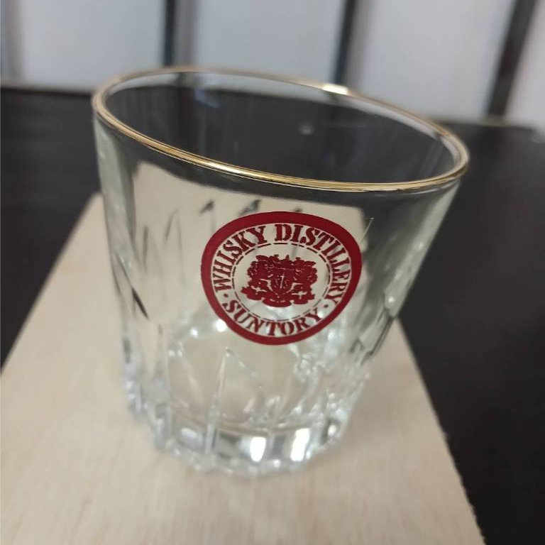 [พร้อมส่ง] แก้ววิสกี้ Suntory Whisky Distillery Glass แก้วร็อคขอบทอง ตราโรงกลั่นแดง วินเทจ แท้ญี่ปุ่