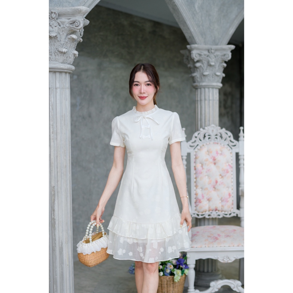 P196ชุดเดรสคอจับจีบแต่งโบว์ประโปรงชั้น/ ทรงเข้ารูปเอว/ เนื้อผ้าสวยๆ ซับในเนื้อหนาไม่บาง