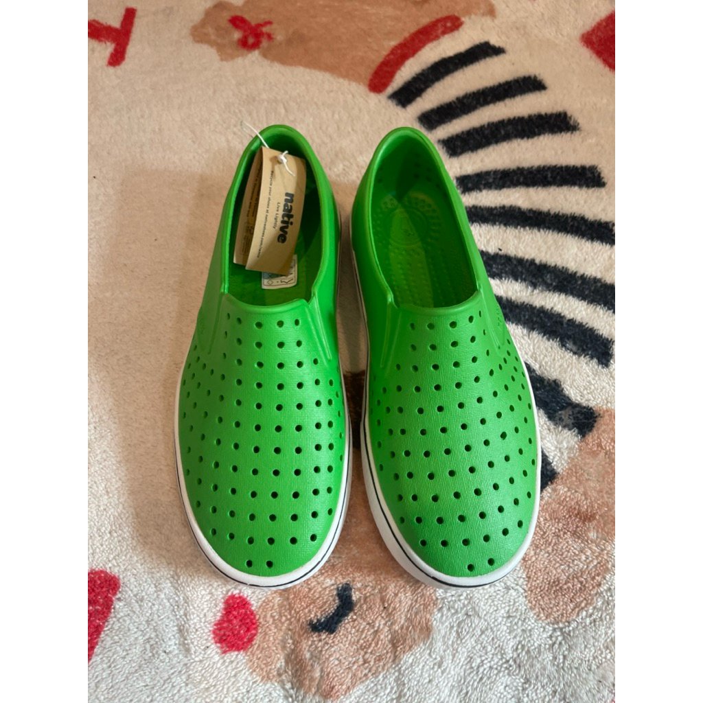 รองเท้าNativeมือ1พร้อมกล่อง