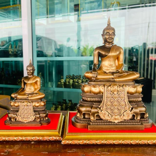 พระพุทธรูปปางมารวิชัย(ปางชนะมาร)แร่เหล็กน้ำพี้ ขนาดหน้าตัก 3 นิ้วฐาน 5 นิ้วสูง 7 นิ้ว บูชาวันนี้แถมฟรีฐานรององค์พระ
