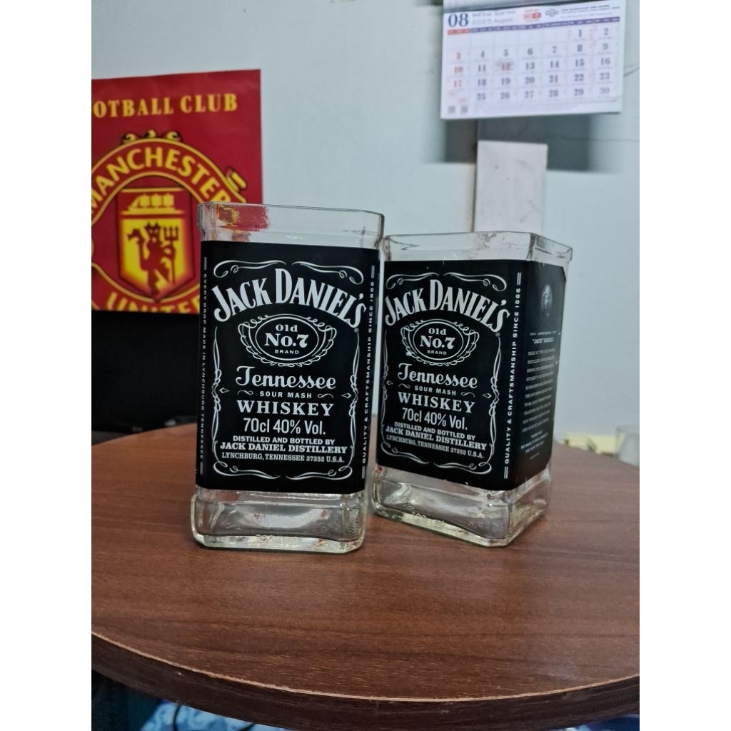 แก้วตัดจากขวด Jack Daniel's