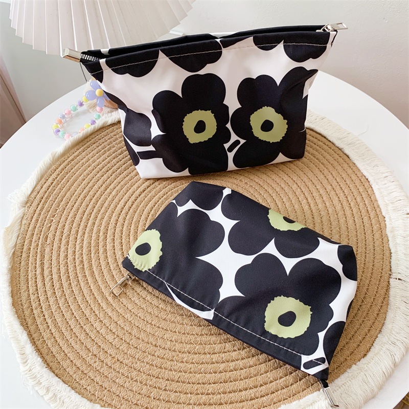 ShopAt.Two [BG-918] กระเป๋าใส่เครื่องสำอางแบบพกพาสำหรับผู้หญิง ผ้ากันน้ำสีสันสดใส ทรงคุณค่า จุของได้เยอะ มีซิป
