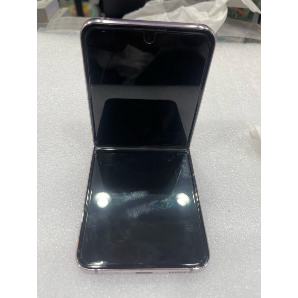 Samsung Z flip5 มือสอง