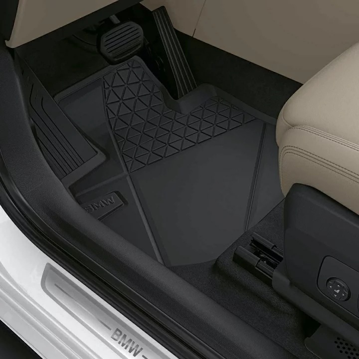 ผ้ายางปูพื้นด้านหน้า BMW Rubber floormat set "All weather" black front -(RHD/PHEV)- for X1 U11 30e, 