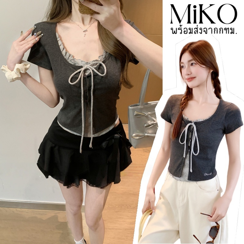 Mikoพร้อมส่ง🔹เสื้อยืดแขนสั้นคอวี ผูกโปว์น่ารัก เสื้อครอปทรงเข้ารูปสีเทา สไตล์เกาหลีเรียบๆลำหลับผู้หญิง แต่งลูกไม้เก๋ๆ