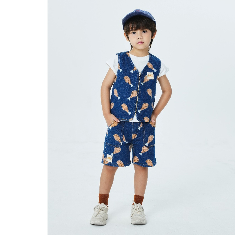 Denim Vest Denim Vest เสื้อกั๊กเด็ก เสื้อกั๊กลายไก่ทอด พื้นสีกรม แนวสตรีท พร้อมส่ง