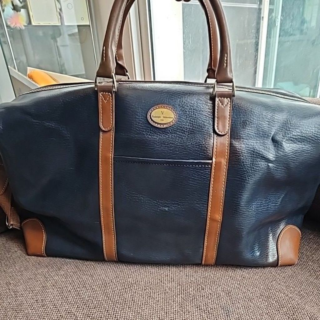 กระเป๋าเดินทางทรง boston แบรนด์ Rudolph Valentino