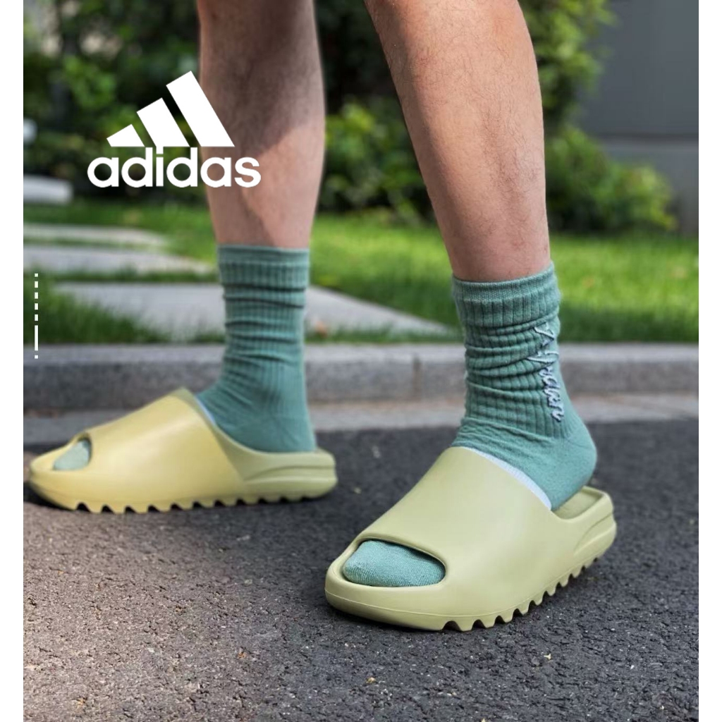 รองเท้าของแท้โปรโมชั่น Yeezy Slide  sandal  รองเท้าแตะ   รองเท้าแตะสบาย ๆ