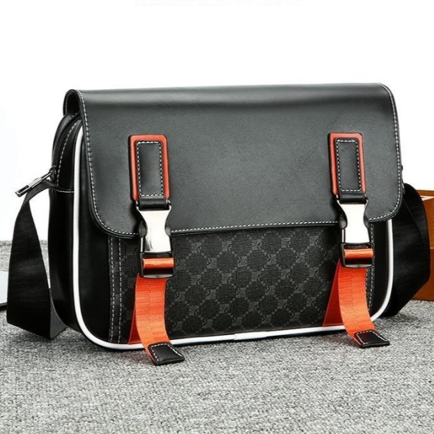 กระเป๋าสะพายข้างทรงสี่เหลี่ยมเล็กแบบสะพายข้างสำหรับผู้ชาย กระเป๋าหนัง PU แฟชั่นสไตล์เกาหลี