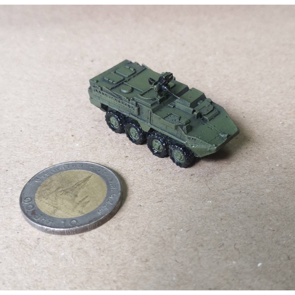 โมเดล รถถัง ไทย M1126 stryker APC(การส่งจะแยกปืนกับรถให้นำมาต่อกันด้วยกาวร้อน)