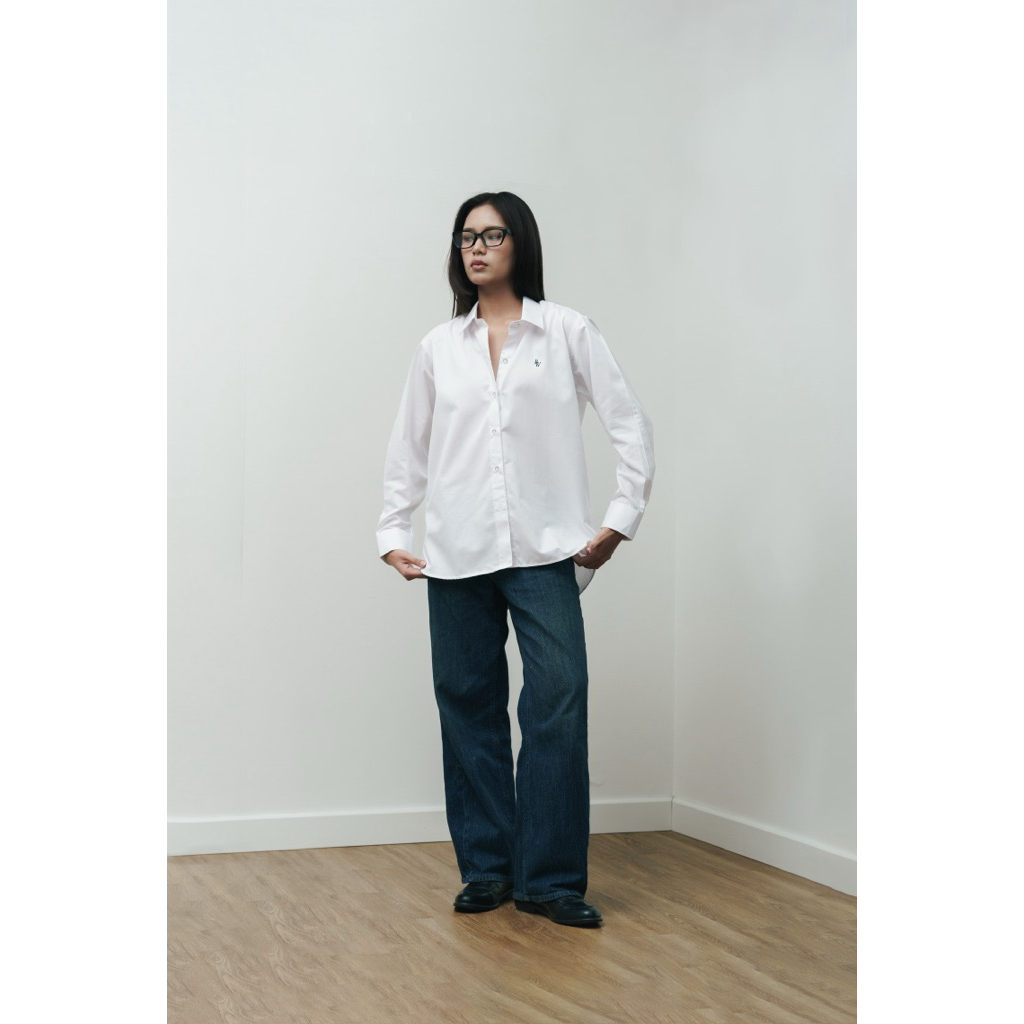 BAD WARDROBE Classic Cotton Shirt เสื้อเชิ้ตคอตตอนสีพื้น ( navy preorder )