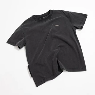 URTHE - เสื้อยืด สีซีด เเขนสั้น รุ่น CEREMONIAL DIFFERENTIATION FADED TEE