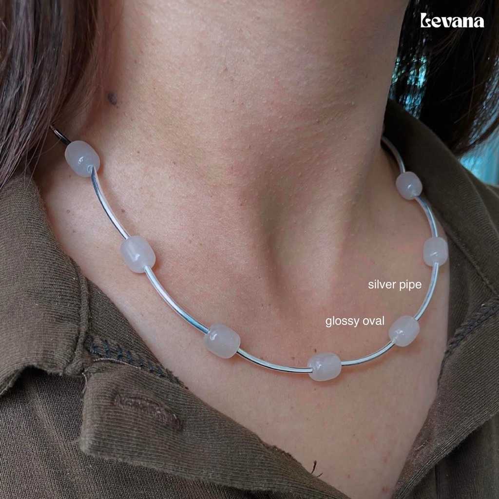 Levanahandmade : Every Hue (special) Silver Pipe Necklace with Glossy Oval Beads สร้อยคอท่อเงินตกแต่