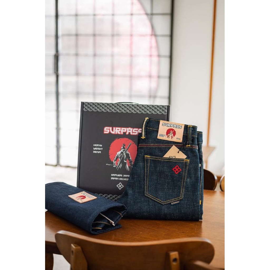 Surpass Denim 20ozรุ่นซามูไร เดนิมSlubby Broken Twillมีทรงกะบอกเล็กและกะบอกตรง