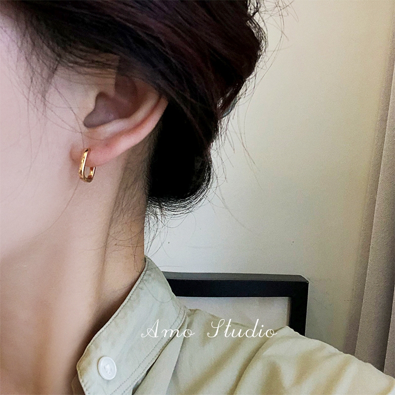COD-ในไทย ต่างหู รูปตัวยู U ทรงเรขาคณิต สีทอง สีเงิน แฟชั่นเกาหลี สไตล์เรียบง่ายสำหรับผู้หญิง คนแพ้ง่ายใส่ได้-Kri ราคา ถูกที่สุด ดีลบีเคเค แกลเลอรีภาพที่ 4