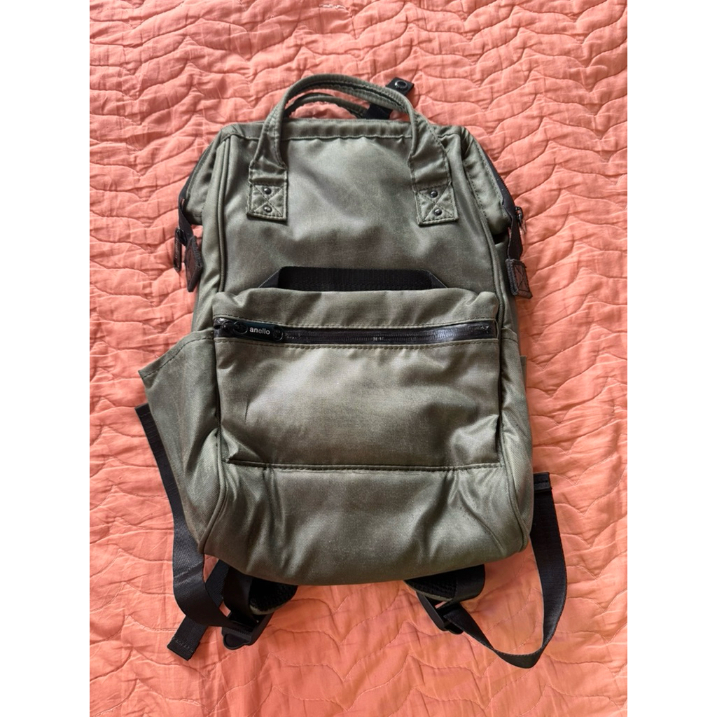 กระเป๋าเป้ ใบเล็ก anello แท้💯 มีช่องใส่ MacBook iPad Pro 11 นิ้วใส่ได้