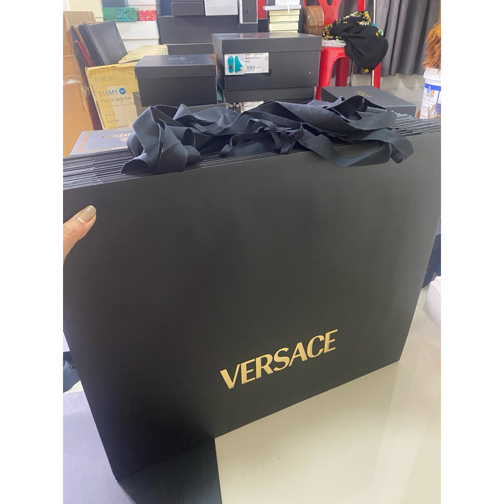 ถุงกระดาษ Versace ใส่กระเป๋า รองเท้า
