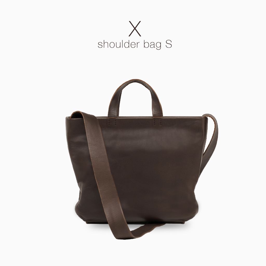 labrador X shoulder bag S กระเป๋าสะพายไหล่หนังแท้ (LAA096)