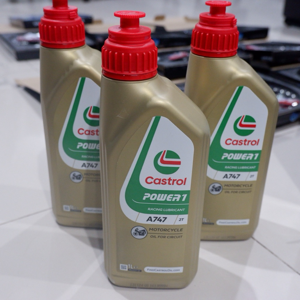น้ำมัน 2T ยี่ห้อ Castrol 747สินค้าคุณภาพดีตรงปก