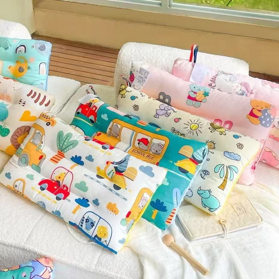 หมอนเด็ก สามารถช่วยให้เด็กนอนหลับ ใช้ได้0-6ปี รองรับสรีระศรีษะของเด็กได้ดี​ นุ่ม​ สบายP09