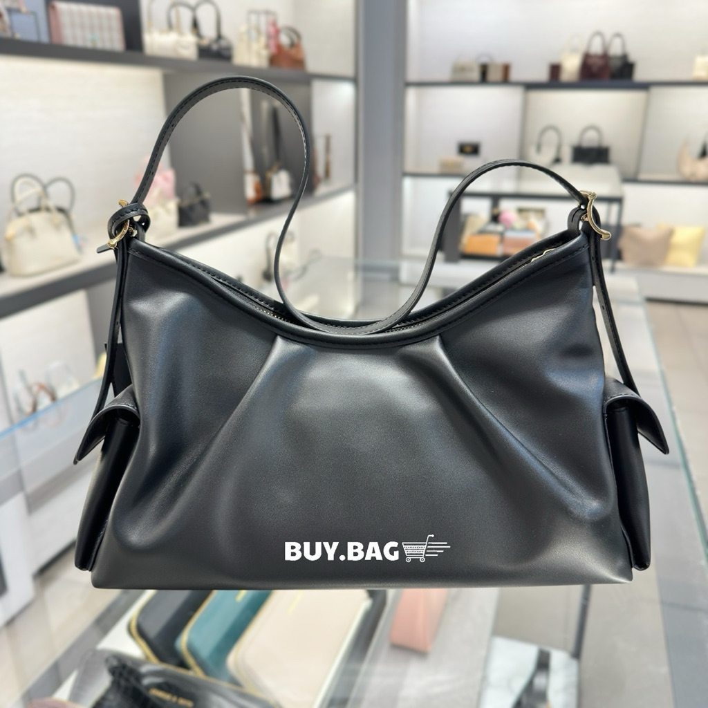 CHARLES & KEITH ( ใช้โค้ดลด30% ) กระเป๋าสะพายไหล่พร้อมช่องด้านข้างรุ่น Khai