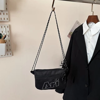 Ari - “ Shoulder Bag “ กระเป๋าสะพายข้าง สีดำใหม่ล่าสุด