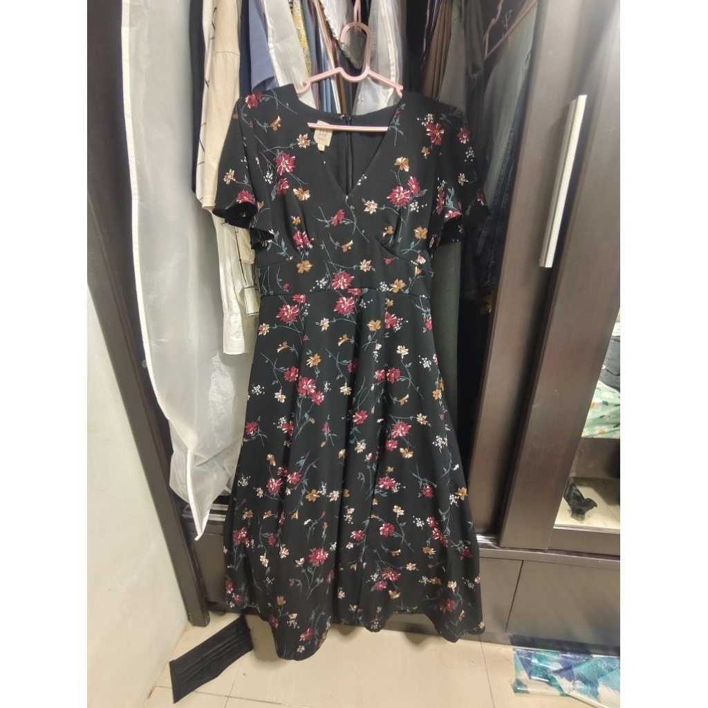 ส่งต่อเดรสจากแบรนด์ kwanjai สวยมากๆไม่เคยใส่