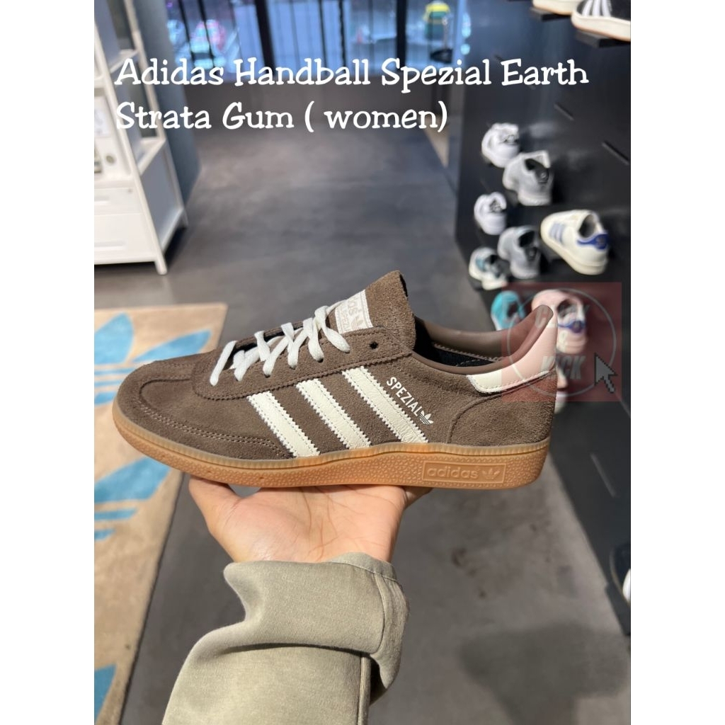 (พร้อมส่ง ส่งด่วนกทม.ได้🛵  ของแท้100%) Adidas Handball Spezial Earth Strata Gum ( women)