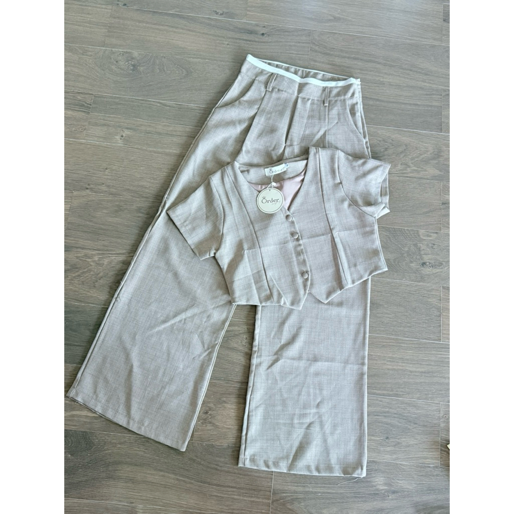 ป้าย order pangpang ชุดเซ็ต2ชิ้น สีน้ำตาลอ่อน  เสื้อทรงครอป+กางเกงขายาวเอวสูง ไซส์L