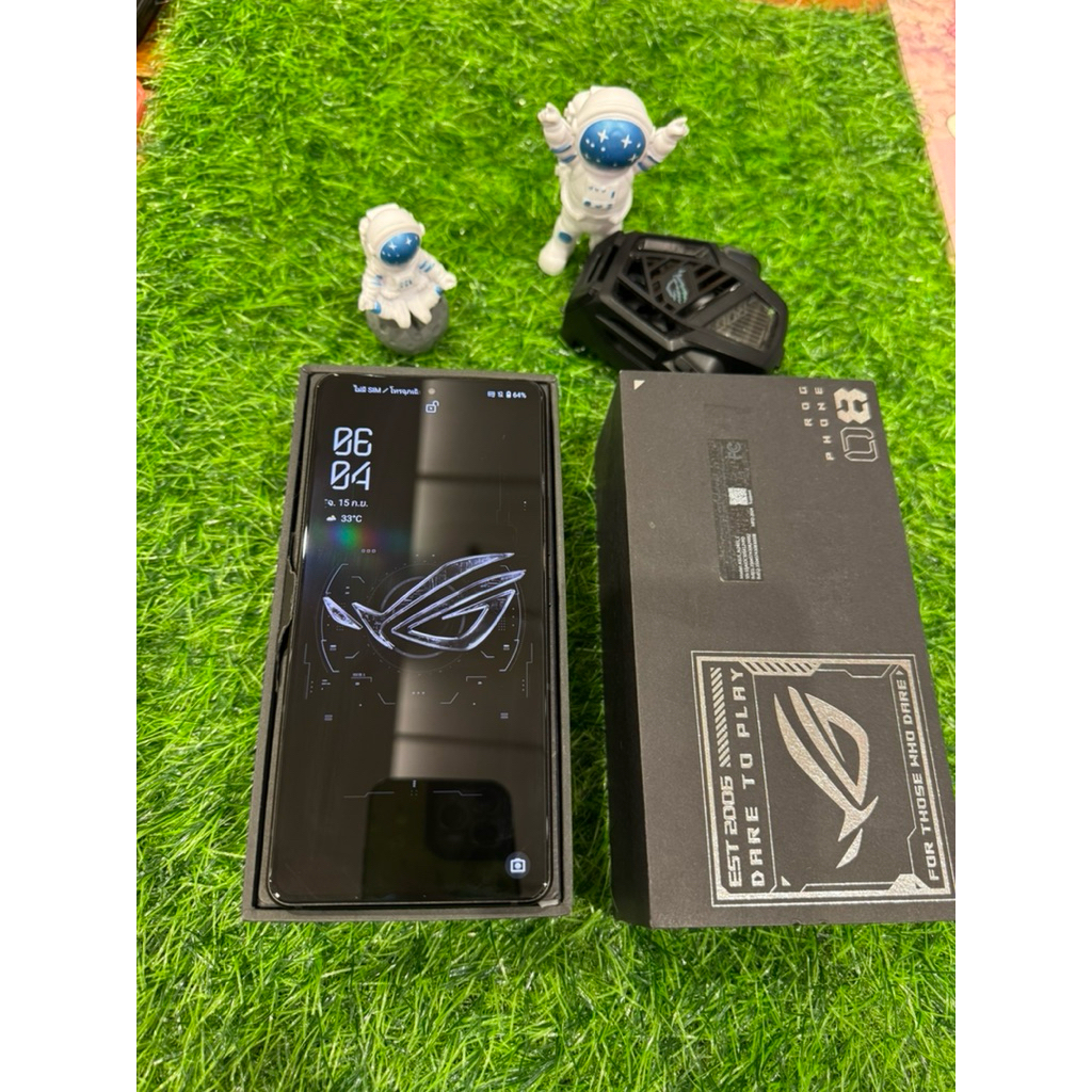 ASUS ROG Phone 8 ของแท้ครับยกกล่อง
