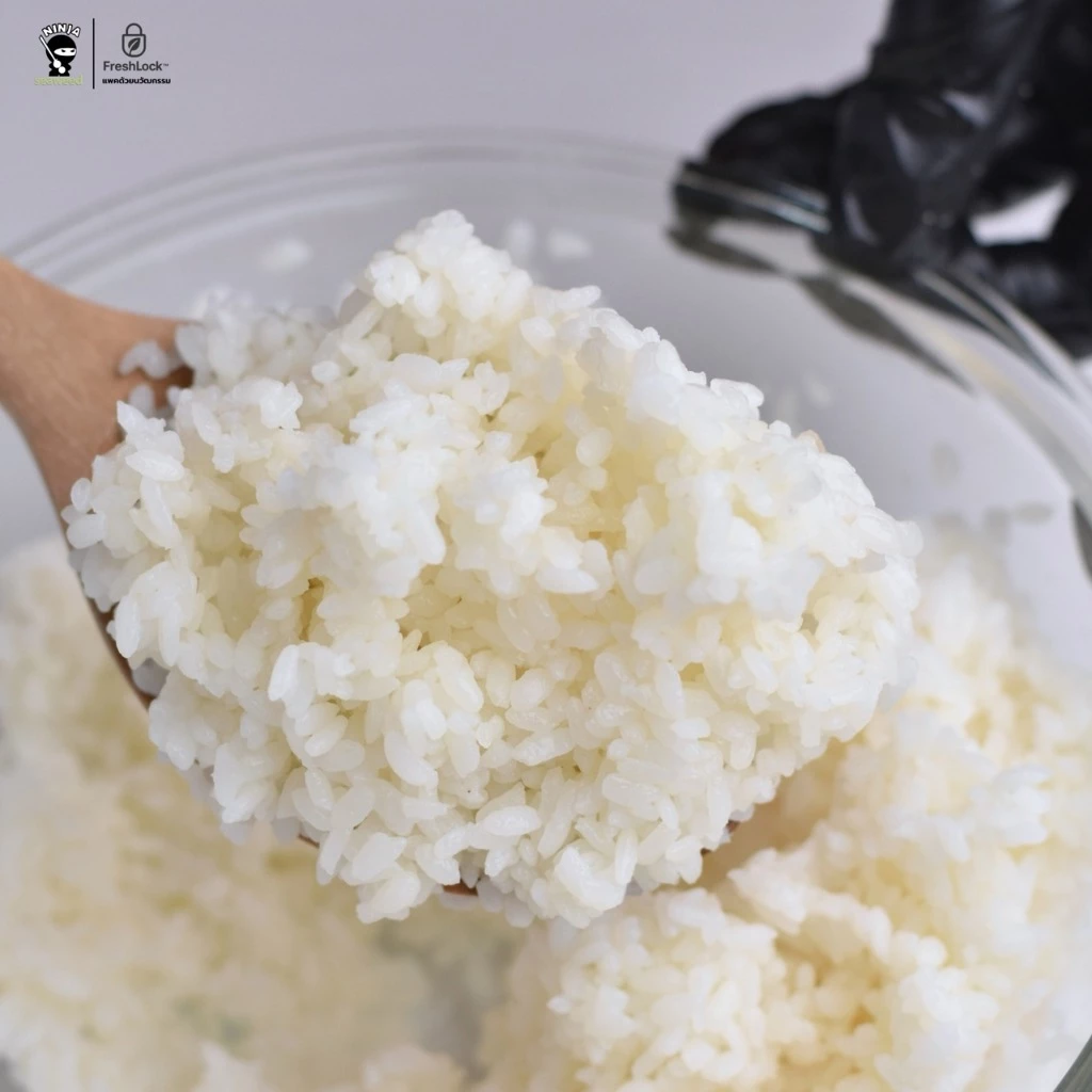 ชุดทำซูชิที่บ้าน พร้อมข้าวญี่ปุ่น น้ำปรุง สาหร่าย โชยุ วาซาบิ thumbnail 3