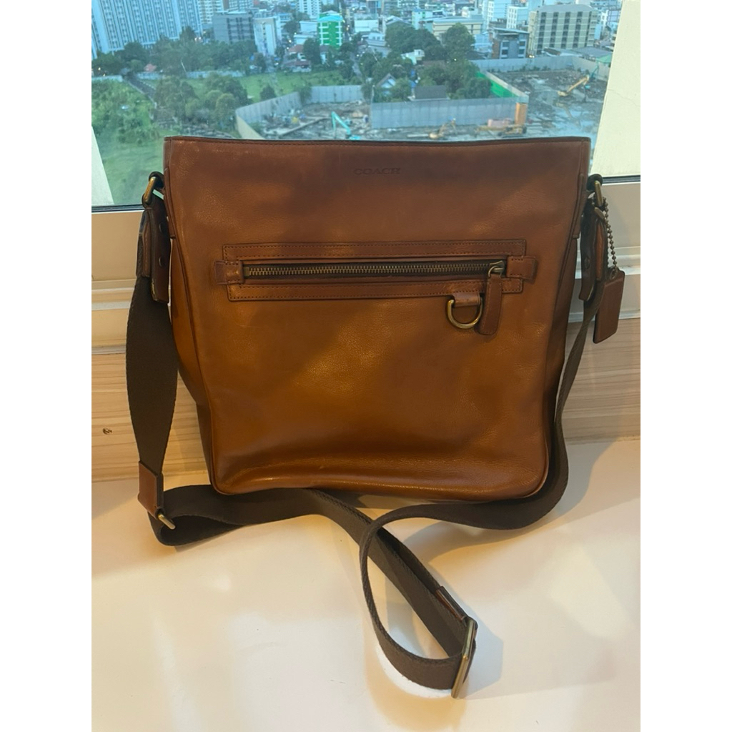 กระเป๋า coach ผู้ชายหนังแท้ทั้งใบ มือสอง