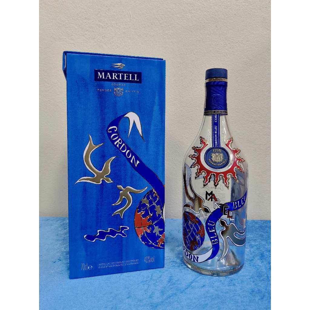ขวดเปล่าMartell Cordon Bleu Limited Edition 2024พร้อมกล่องลวดลายเป็นเอกลักษณ์โดยมีสัญลักษณ์นกนางแอ่น