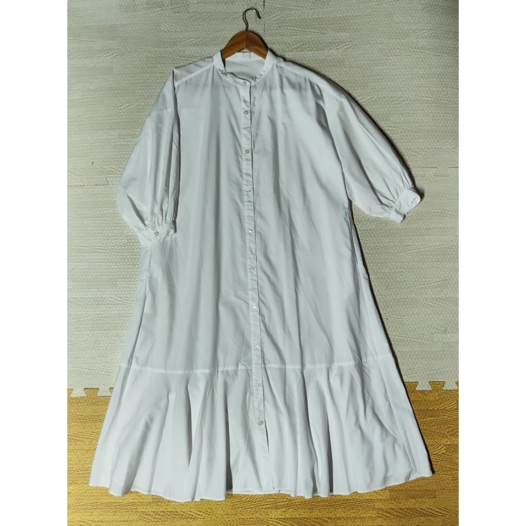 GU Maxi Dress เดรสคอจีน กระดุมหน้า แขน 3/4 สีขาว Size M มือ2