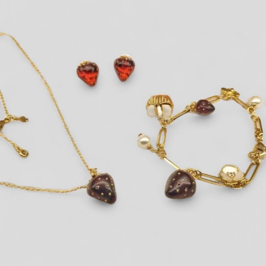 เซตเครื่องประดับ แหวน สร้อยข้อมือ ต่างหู สตรอเบอร์รี่ strawberry