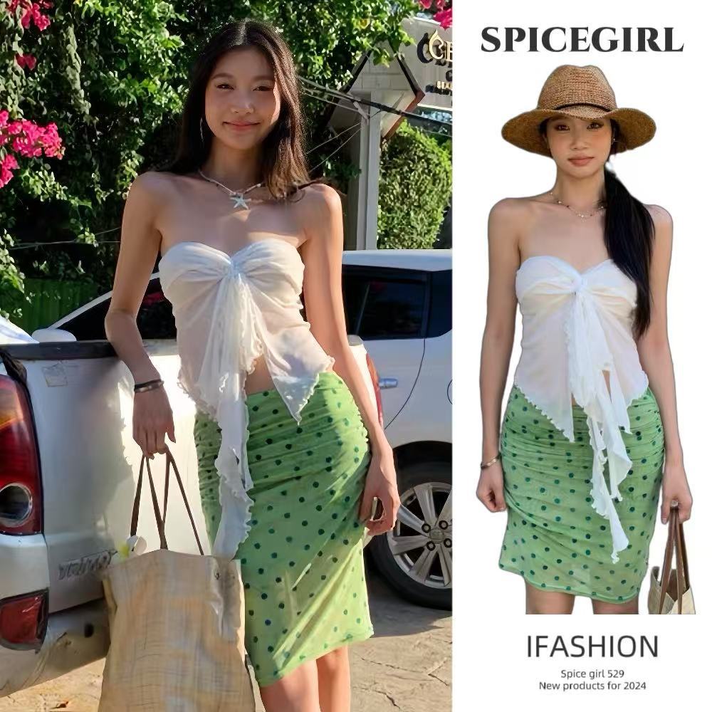 🍓Spice girl🍓set 2 ชิ้น เสื้อเกาะอก+กระโปรงเซ็ท เสื้อผ้าฝ้ายระบายอากาศดี ใส่สบายในฤดูร้อน หมาะสำหรับชายหาด สไตล์เกาหลี