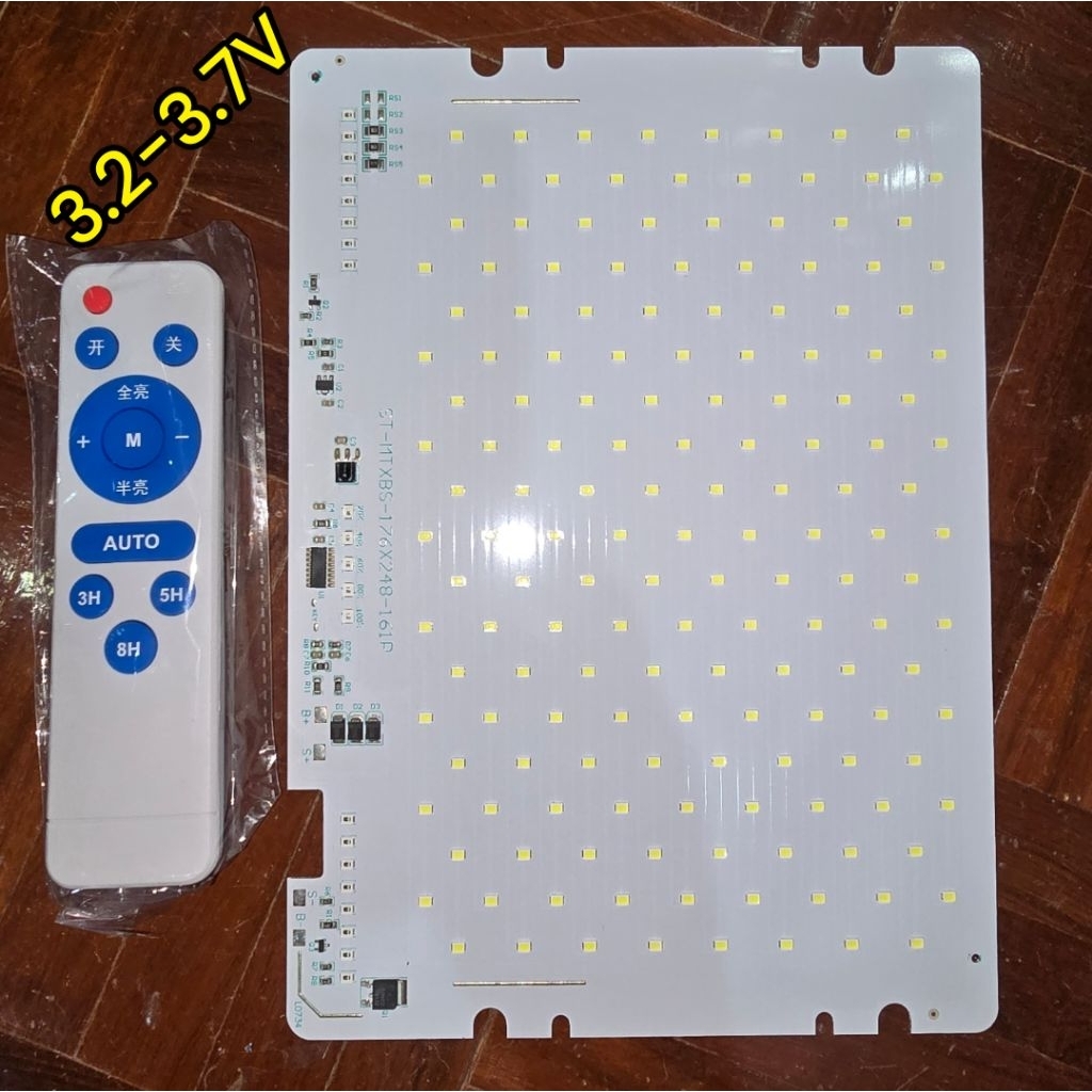 ไฟโซล่าเซลDIY ไฟLED 3.2 - 3.7 V ขนาด  260*140 มม. กินไฟ 0.5 - 0.6A