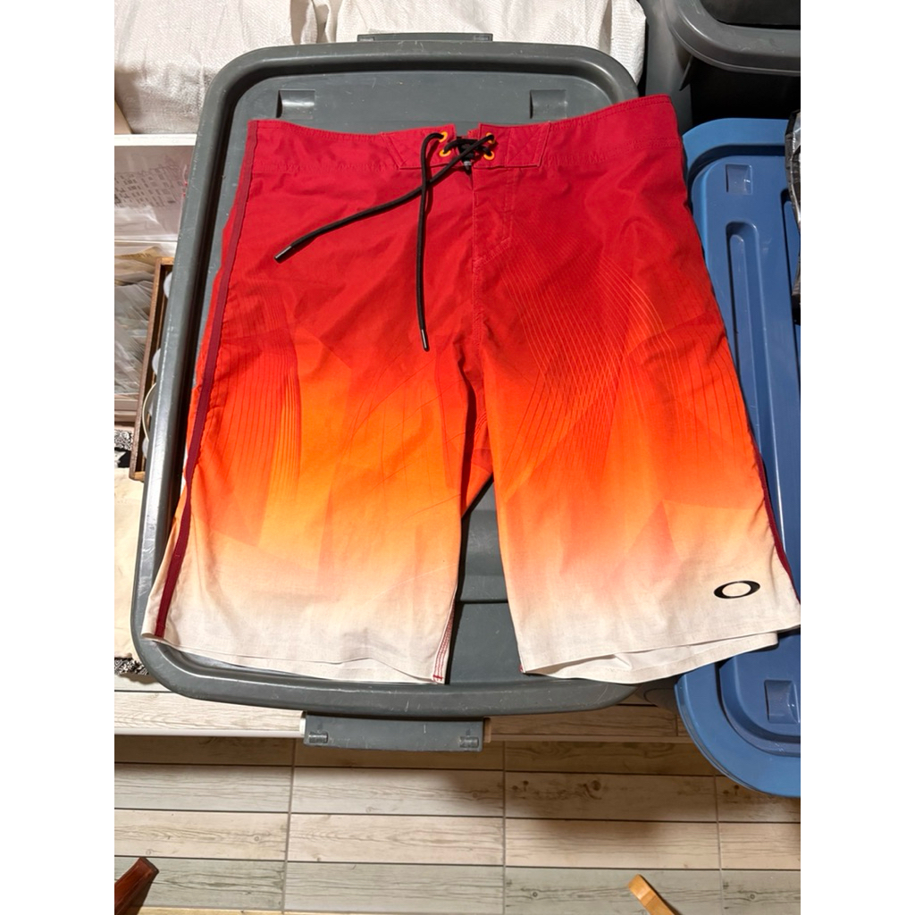 ❤️กางเกงขาสั้นมือสอง Oakley สีแดงส้ม❤️