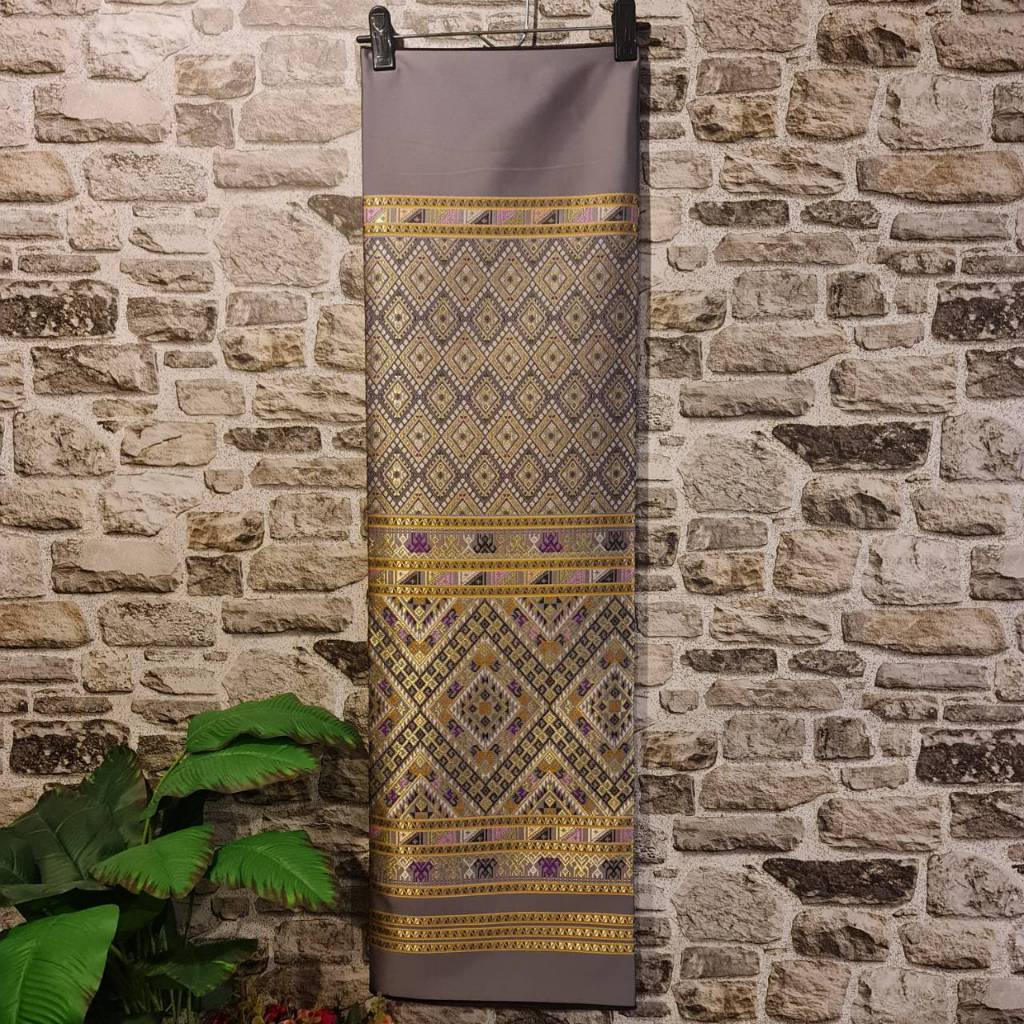 ผ้าทอทั้งผืน (ผ้าไหมแกมฝ้าย ผ้าไทย ผ้าซิ่น ผ้าถุง) ลายลาวครั่ง สีเทา