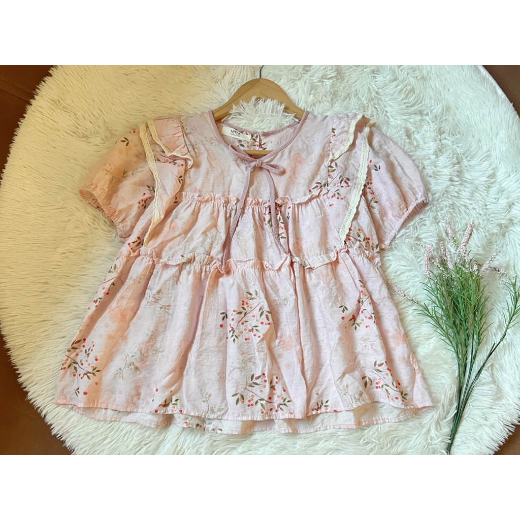 เสื้อลายดอกสีชมพู NITTA collection งานน่ารัก