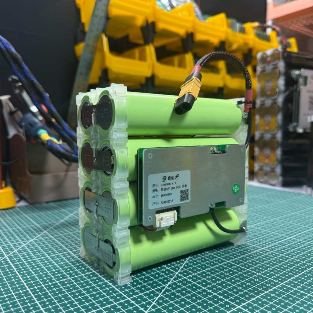 ลิเธียมฟอตเฟต8S ทรงเหลี่ยม 29.2V15A/ 15,000mAh Bms 8s30a